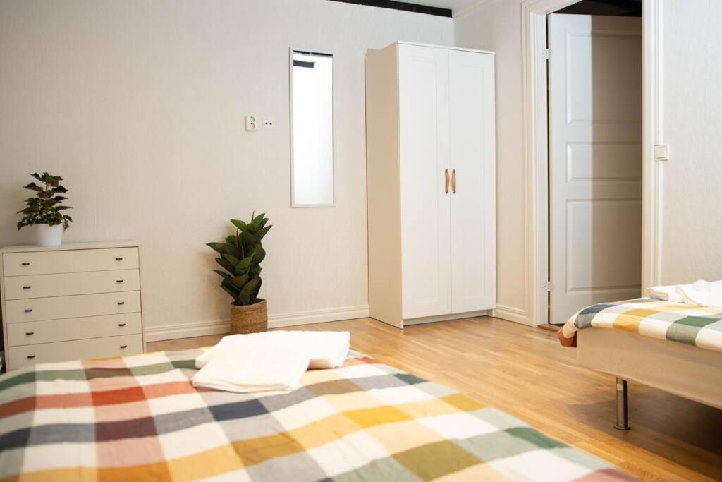 Historical Malt Factory Apartment, 6 Bedrooms, Sleeps 12 , Hot Tub Helsingborg Exteriér fotografie