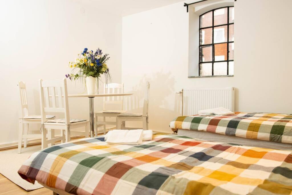 Historical Malt Factory Apartment, 6 Bedrooms, Sleeps 12 , Hot Tub Helsingborg Exteriér fotografie