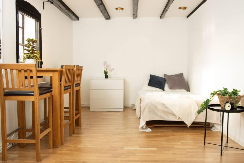 Historical Malt Factory Apartment, 6 Bedrooms, Sleeps 12 , Hot Tub Helsingborg Exteriér fotografie
