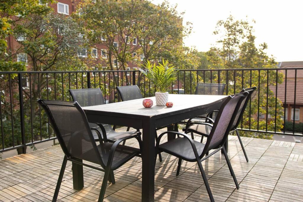 Historical Malt Factory Apartment, 6 Bedrooms, Sleeps 12 , Hot Tub Helsingborg Exteriér fotografie